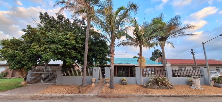 4 Bedroom Property for Sale in Riversdale Western Cape